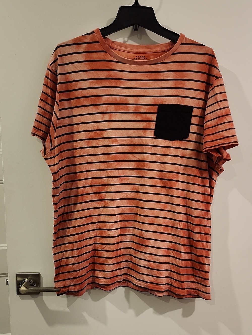 P2P 22" Men's Striped Tie-Dye Pocket Tee - Coral/Black